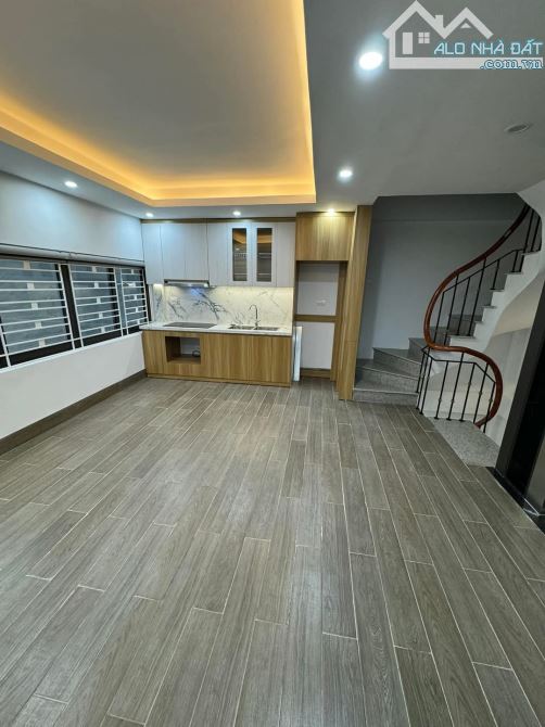 Xây mới 7 tầng, ngõ vip 117 Thái Hà, oto đỗ gần, ngõ rộng, thang máy, sổ 36m2. Giá 11.2 tỷ - 4