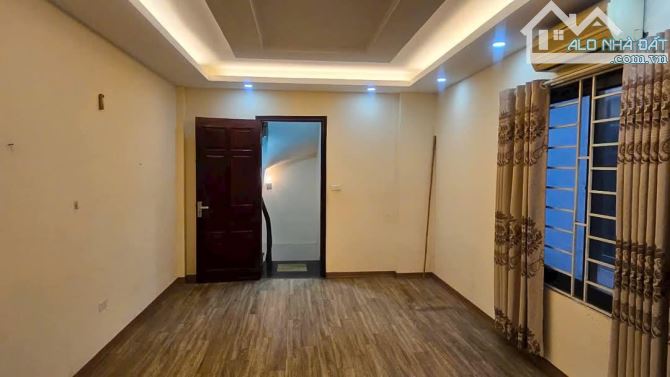 BÁN NHÀ PHỐ 8/3 - HAI BÀ TRƯNG - LÔ GÓC 2 THOÁNG - NGÕ THÔNG - 35M X 5 TẦNG - MT 3.7M - 4