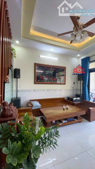 Np148 NhàPhốHiệnĐại Gần HàPhát TânBiên   🏠• Diện tích: 4.5m x 18m (Sổ hồng riêng, thổ cư - 4