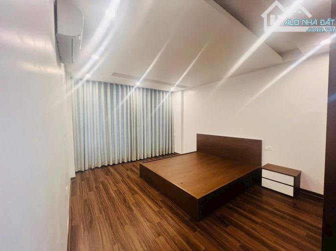 NHÀ 39M² - 6 TẦNG - THANG MÁY - NGÕ 127 VĂN CAO - BA ĐÌNH - CÁCH Ô TÔ 20M. - 4