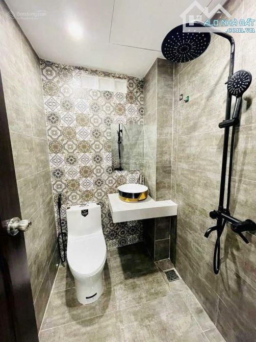 CẦN BÁN GẤP NHÀ 1 TRỆT 1 LỬNG ,2PN, 2TOILET, TÂY THẠNH ,SỔ HỒNG RIÊNG, GIÁ 1TY750,CÒN TL. - 4