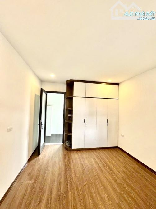 "🏡 NHÀ ĐẸP MINH KHAI - GẦN Ô TÔ, VỊ TRÍ ĐẮC ĐỊA, TIỆN ÍCH XUNG QUANH BẠT NGÀN, DT 42m² 4T - 4