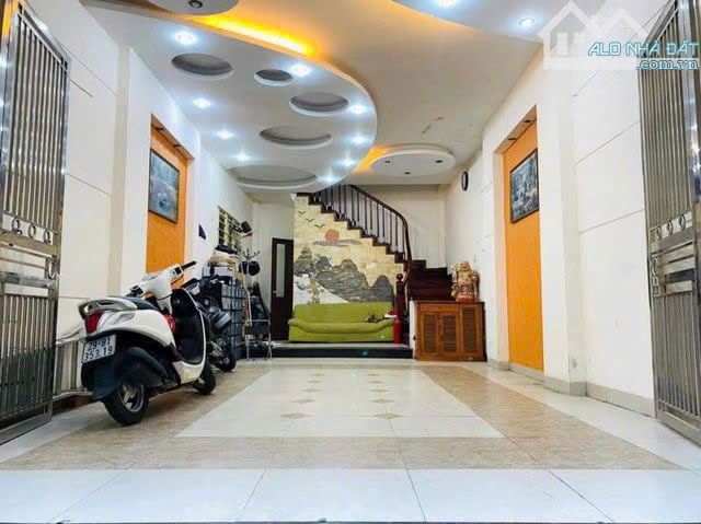 Cần bán nhanh nhà ngõ thông ô tô vào nhà, Khương Trung, DT: 45m,5 tầng MT: 4m giá 10,9 tỷ - 5