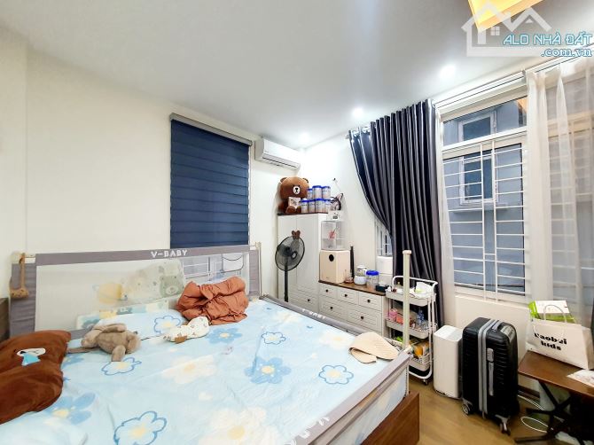 PHẠM VĂN ĐỒNG CẠNH BỘ CÔNG AN LÔ GÓC MẶT NGÕ THẲNG 30m RA PHỐ 38m MT 5.5m 7.3 Tỷ - 5