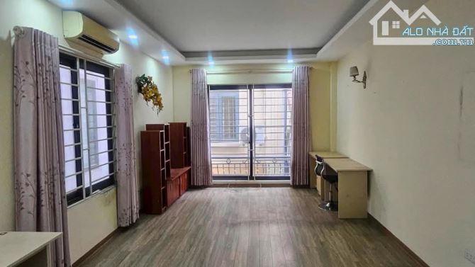 BÁN NHÀ PHỐ 8/3 - HAI BÀ TRƯNG - LÔ GÓC 2 THOÁNG - NGÕ THÔNG - 35M X 5 TẦNG - MT 3.7M - 5