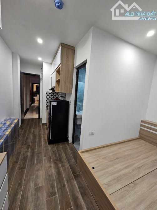 BÁN NHÀ DÒNG TIỀN ĐƯỜNG CẦU GIẤY DT 70M 6 TẦNG 20 PHÒNG DOANH THU 1.3 TỶ /NĂM - 6