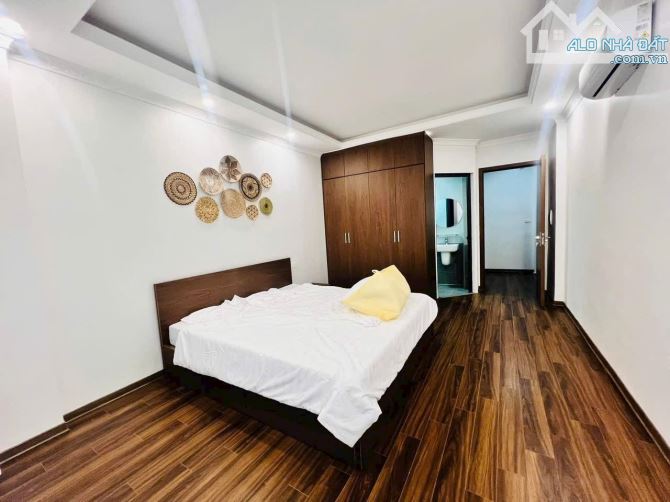 NHÀ 39M² - 6 TẦNG - THANG MÁY - NGÕ 127 VĂN CAO - BA ĐÌNH - CÁCH Ô TÔ 20M. - 6