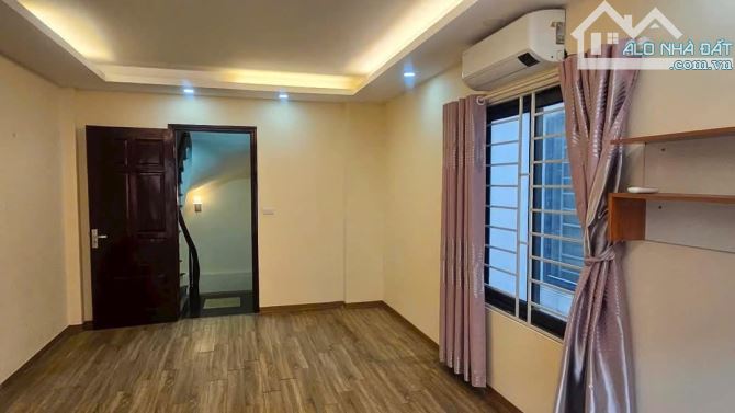 BÁN NHÀ PHỐ 8/3 - HAI BÀ TRƯNG - LÔ GÓC 2 THOÁNG - NGÕ THÔNG - 35M X 5 TẦNG - MT 3.7M - 7
