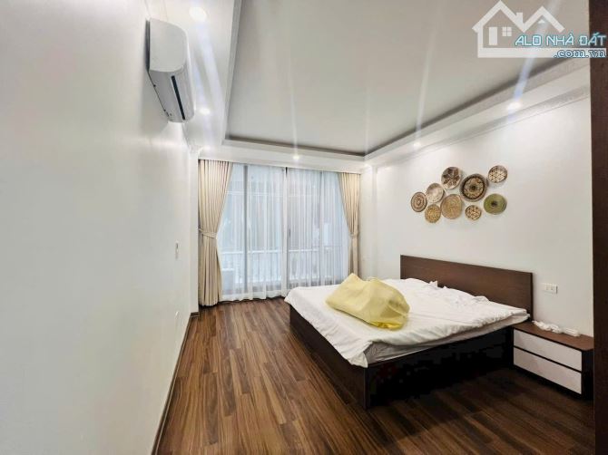 NHÀ 39M² - 6 TẦNG - THANG MÁY - NGÕ 127 VĂN CAO - BA ĐÌNH - CÁCH Ô TÔ 20M. - 7