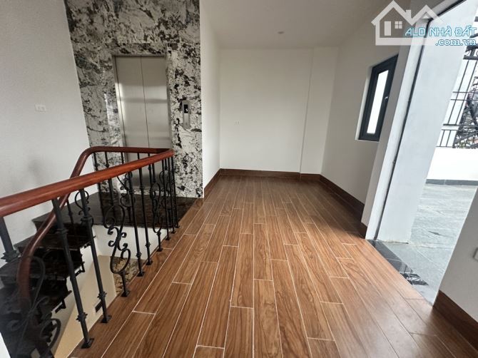E BÁN SIÊU PHẨM NHÀ ĐẸP KHAI SƠN NGỌC THUỴ 41M2 6T THANG MÁY CHỈ 9tỷ MT:11M LÔ GÓC - 9