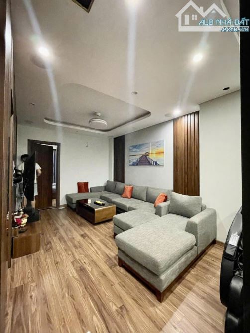 Bán nhà Ngô Gia Tự- Đức Giang- Long Biên. DT 55m2, Nhà 4 tầng, ô tô đổ cửa, giá bán 8.5 tỷ