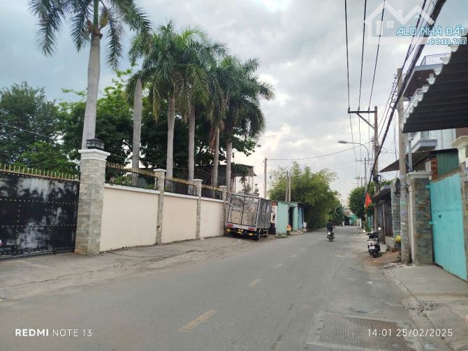 XƯỠNG MẶT TIỀN XE CONTAINER - XTĐ - HOC MÔN - 4000m2 - 1000m2 THỔ CƯ - CHỈ 62 Tỷ