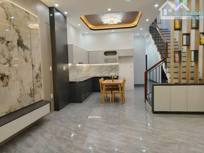 CẦN BÁN nhà mới xây, mới Keng, Full nội thất - TRƯỜNG CHINH, 80m2, 5m mặt tiền, nhỉnh 3 TỶ