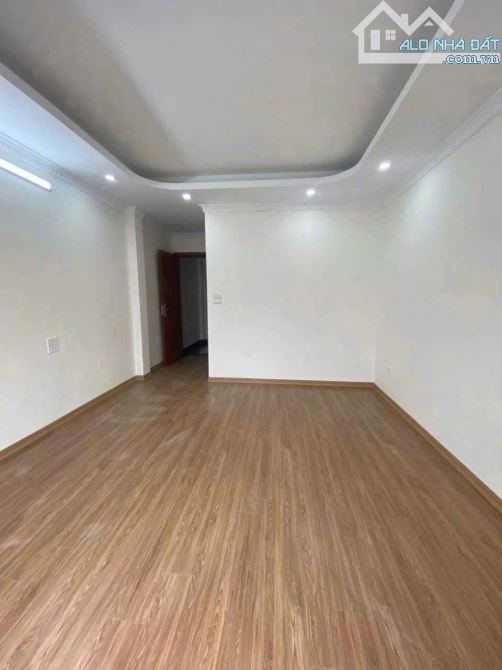 🌇Bán nhà Cổ Linh - Ngọc Trì - AEON   💎💎  Nhà 4,5 tầng dt 30m x 3 phòng ngủ rộng