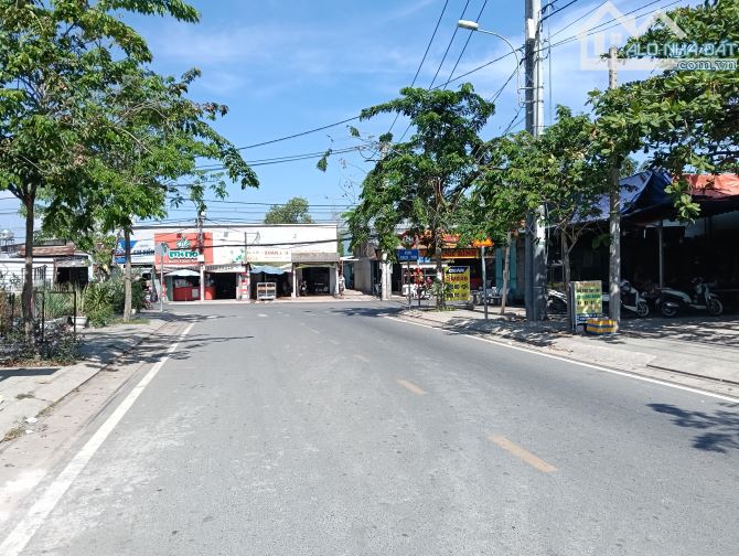 Bán lô đất 3650m2 căn góc ngô quang thắm và lê văn lương, nhơn Đức nhà bè, giá chỉ 67tỷ.