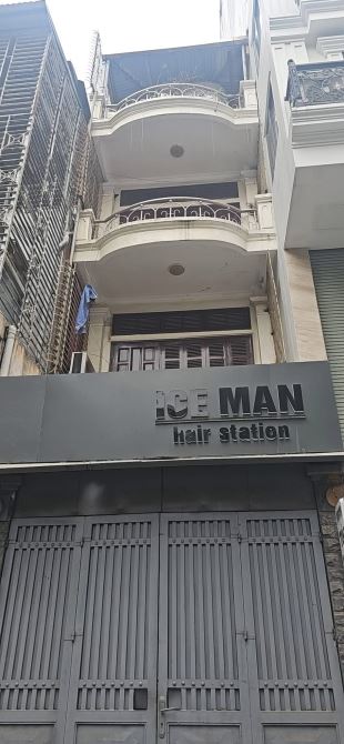 SIÊU HIẾM-MẶT PHỐ TRUNG LIỆT KINH DOANH SẦM UẤT-Ô TÔ DỪNG ĐỖ