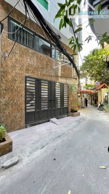 NGỌC LÂM PHỐ ẨM THỰC - LÔ GÓC - Ô TÔ VÀO NHÀ - 5 TẦNG MỚI ĐẸP LONG LANH - 7.65 TỶ