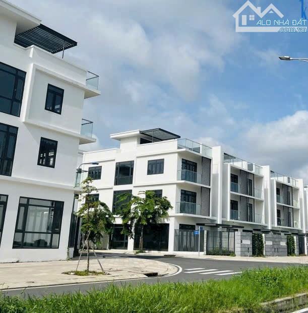 Bán Biệt thự An Phú - Thảo Điền Quận 2 ga Mêtro, DT: 150m2 Trệt 2 lầu, giá 36.8 tỷ