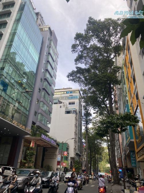 KHÁCH SẠN 65 PHÒNG- MT CMT8 VS BÙI THỊ XUÂN,Q1- DT: 8X30- GIÁ: 1,25 TỶ/TH