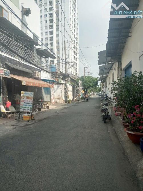Gần Tô Hiệu - 80m2 - 4 tầng - đường nhựa 8m thông - ô tô vào nhà - 8ty5