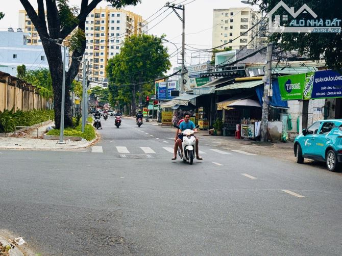 Bán Nhà Q12 - Trung Mỹ Tây 112M2 ( 6 x 19 m )- 2 Tầng Sân Thượng - HXT Tránh Thông Hơn 8T