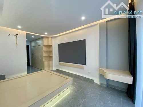 🏡 NHÀ MỚI PHÂN LÔ - Ô TÔ TRÁNH - THANG MÁY - Minh Khai - 35m² - MT 3.6m - 11 TỶ