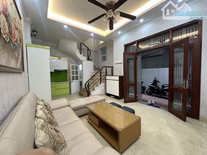 BÁN NHÀ PHỐ VĨNH HƯNG - 35M 5TẦNG FULL NỘI THẤT - CÁCH 1 NHÀ RA OTO - CHỈ 6.25TỶ.