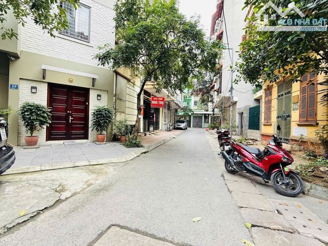 BÁN NHÀ PHỐ TRẦN QUỐC HOÀN- CẦU GIẤY- PHÂN LÔ- OTO ĐỖ CỬA- KINH DOANH- 65m2- 19tỷ - 1