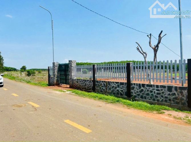 BÁN 1000M2 NGAY CHỢ LÁNG DÀI - LONG ĐẤT , GIÁ NGỘP 1 TỶ 050TR - 1