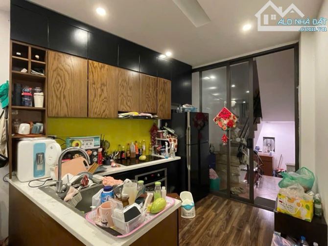 Hàng hiếm tại Huỳnh Thúc Kháng, 5 tầng khung cột bê tông, ô tô đỗ cửa 7,1 tỷ - 1