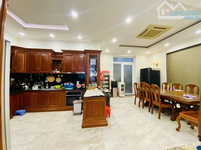 BÁN NHÀ CỰC HIẾM, KHU VỰC KHÔNG CÓ NHÀ BÁN MT ĐƯỜNG HOA P.2 Q.PHÚ NHUẬN Biệt thự mặt tiền - 2