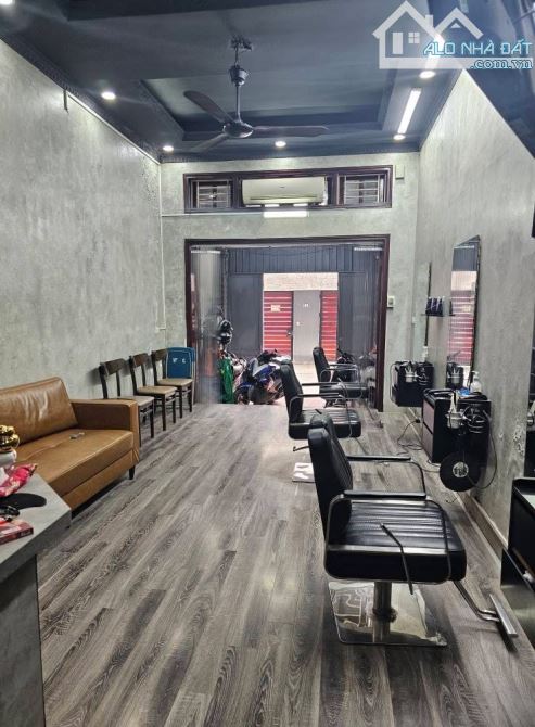 SIÊU HIẾM-MẶT PHỐ TRUNG LIỆT KINH DOANH SẦM UẤT-Ô TÔ DỪNG ĐỖ - 2