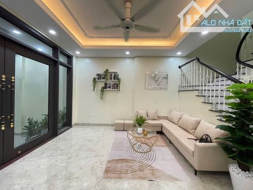 Ô TÔ - NHÀ ĐẸP - HAI THOÁNG - DT 31m2 - 5T - HƠN 5tỷ - TT THANH XUÂN - HIẾM NHÀ BÁN - 2