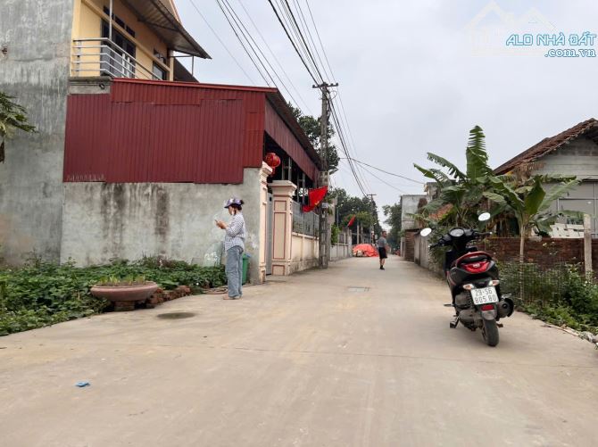 Quang Tiến Sóc Sơn Hà Nội 53m Full tc 2 oto tránh gần khu CN sân bay NB - 2