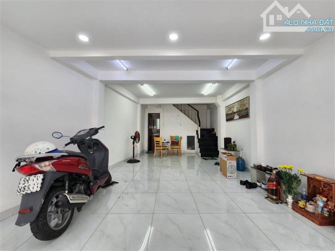 🏡 BÁN NHÀ MẶT PHỐ - HUỲNH VĂN BÁNH  5 tầng khu kinh doanh sầm uất, thuận tiện mở cửa hàng - 2