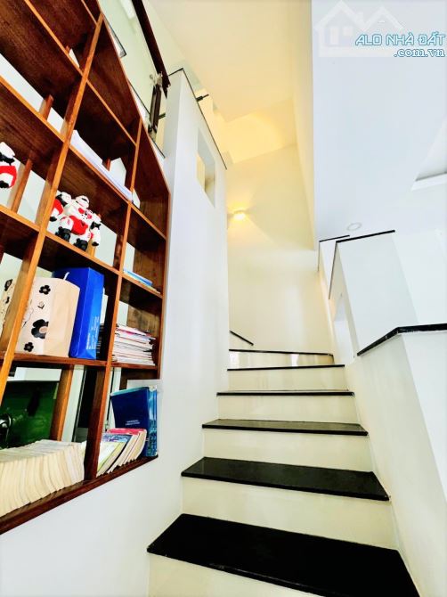 Đường Nguyễn Thị Thập - hẻm 2 oto tránh nhau - Nhà 3 tầng ngang lớn 5.3m - Chỉ: 8.6 TỶ. - 2