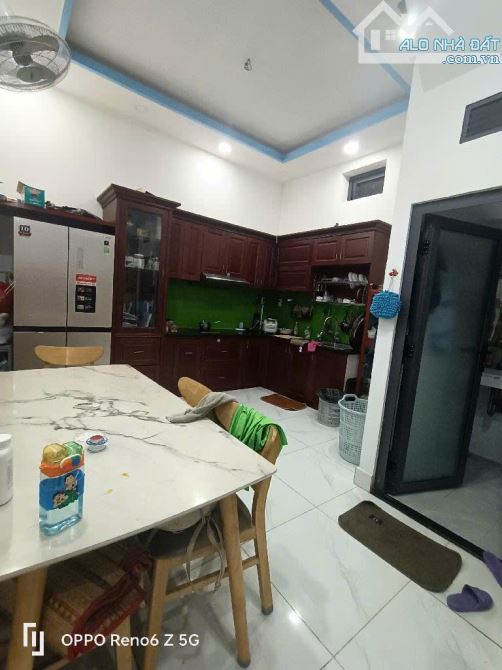 Nhà 1 trệt, 2 lầu, đường Gò Cát, Phường Phú Hữu Q9 giá 5 tỷ - 3