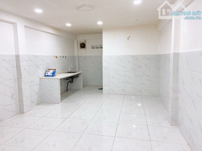 🏡 BÁN NHÀ 2 TẦNG 65M2 ĐỐI DIỆN VẠN PHÚC CITY – XE HƠI TỚI CỬA - GIÁ 4.9 TỶ CÒN TL 🔥 - 3