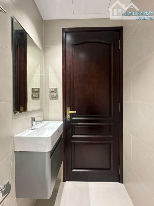 Phân Lô Hoàng Quốc Việt, ô tô tránh  45/60m 6 tầng, mặt tiền 4.1 17,5 tỷ . - 3