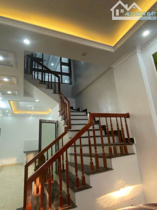 LÊ QUANG ĐẠO 45M2- NGÕ RÔNG - Ô TÔ ĐỖ CỬA - NHỈNH 8 TỶ - 3