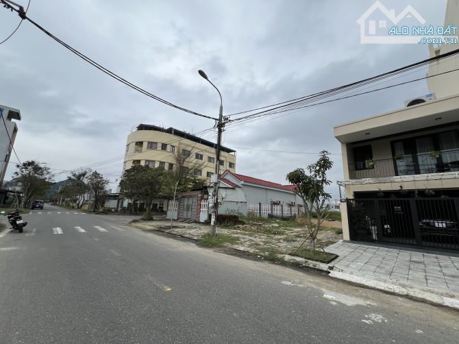 Chính chủ bán 2 lô liền kề NGUYỄN CƠ THẠCH - Hướng Đông đối diện Công Viên - 3