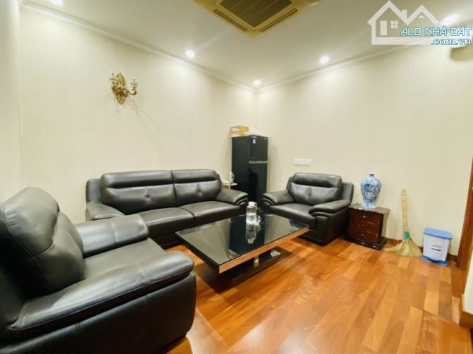 SP. Mặt Tiền Phú Nhuận - Hoa Đào - F2 - Phú Nhuận - 144m2/(8x18m) - 6 Tầng Có Hầm. - 3