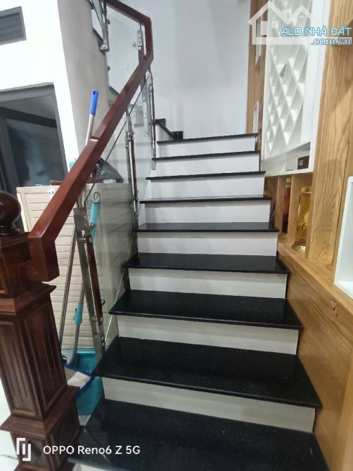 Nhà 1 trệt, 2 lầu, đường Gò Cát, Phường Phú Hữu Q9 giá 5 tỷ - 4
