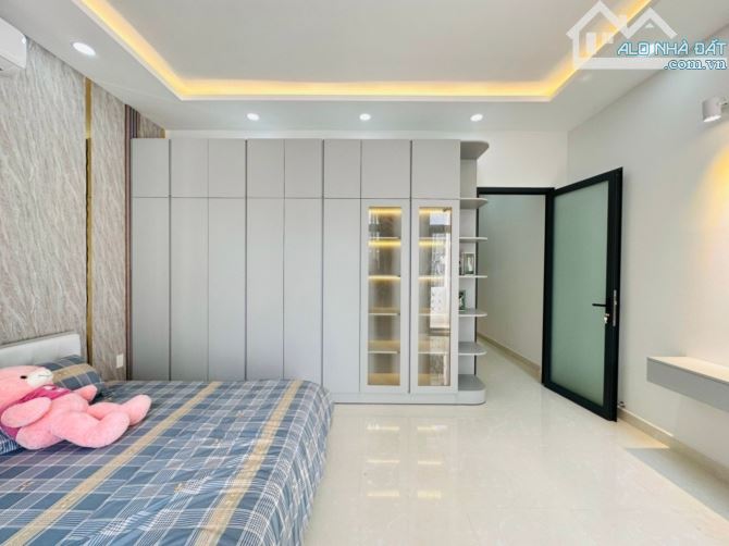 Chủ kẹt tiền nên ra căn nhà Lê Hồng Phong,P12, Q10, 60m2 3PN, 3WC giá 3tỷ230. sổ sẵn - 4