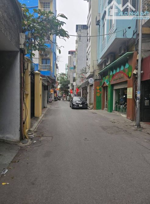 SIÊU HIẾM-MẶT PHỐ TRUNG LIỆT KINH DOANH SẦM UẤT-Ô TÔ DỪNG ĐỖ - 4