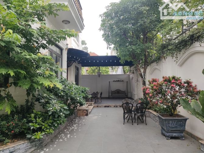 [HOT] BIỆT THỰ SÂN VƯỜN BA ĐÌNH - "TỔ ẤM VÀNG" GIỮA LÕI PHỐ QUYỀN LỰC - NỘI THẤT DÁT VÀNG - 4
