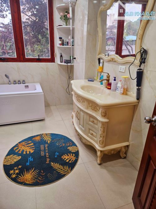 [HOT] BIỆT THỰ SÂN VƯỜN BA ĐÌNH - "TỔ ẤM VÀNG" GIỮA LÕI PHỐ QUYỀN LỰC - NỘI THẤT DÁT VÀNG - 5