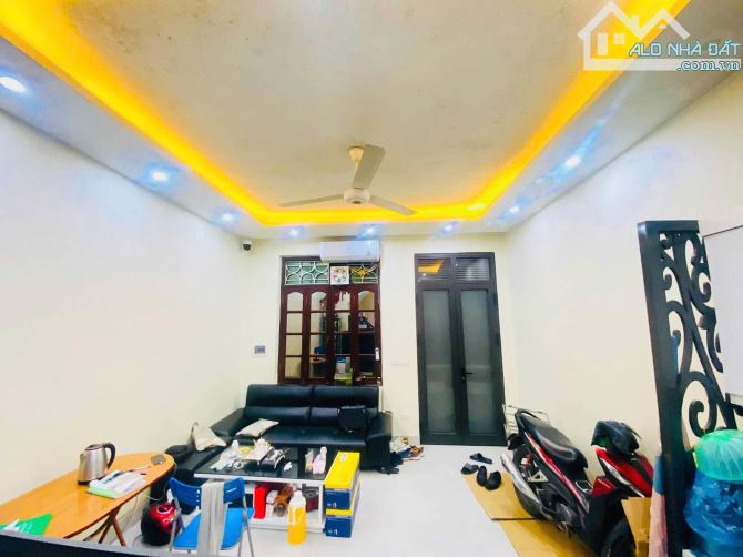 BÁN NHÀ NGUYỄN KHOÁI – QUẬN HAI BÀ TRƯNG – DT: 30M2 – MT: 4,4M – 4 TẦNG - 9