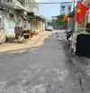 Nhà hẻm ô tô ngay cầu vượt Linh Xuân kết nối giao thông thuận lợi.
