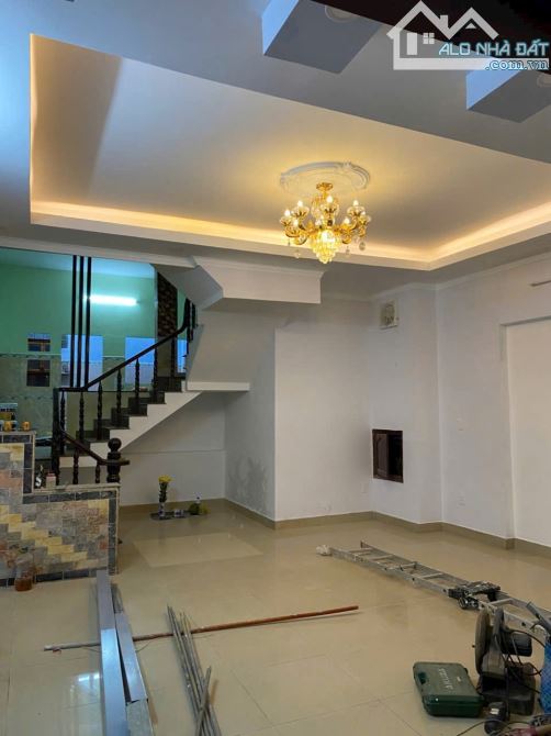 BÁN ĐẤT MẶT PHAN ĐĂNG LƯU,PHUONG DĨ AN, TP. DĨ AN, DT 68M2 NGANG 4.2M, GIÁ 3.3TỈ